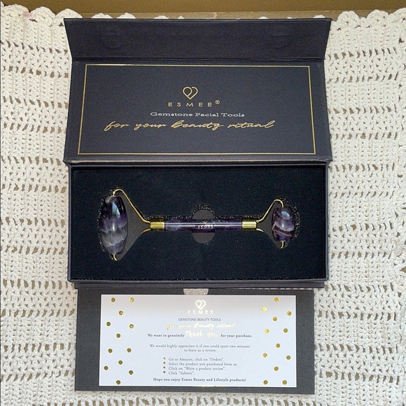 ESMEE Amethyst Facial Roller in Amethyst Stone and Gold - Picture 2 of 4